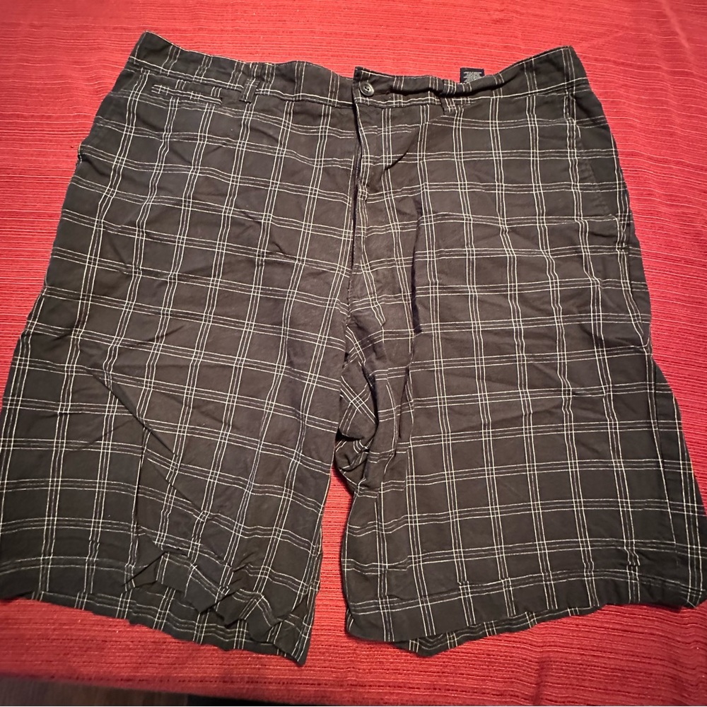 Axcess size 36 black with white